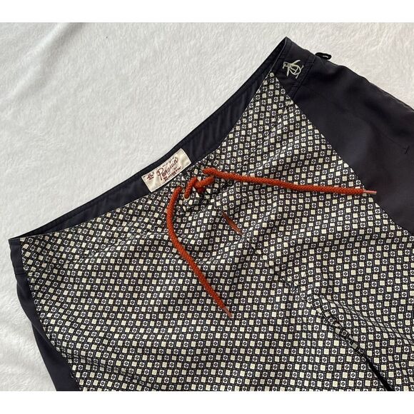 Penguin 36"‎ Men's 11" Inseam Board Short GRAY/WHITE DESIGN ~ EXCELLENT - Picture 1 of 11